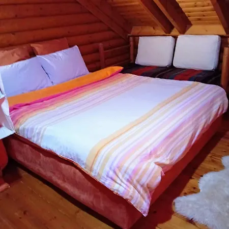 Alpstuga Katafygio Chalet, Krikello